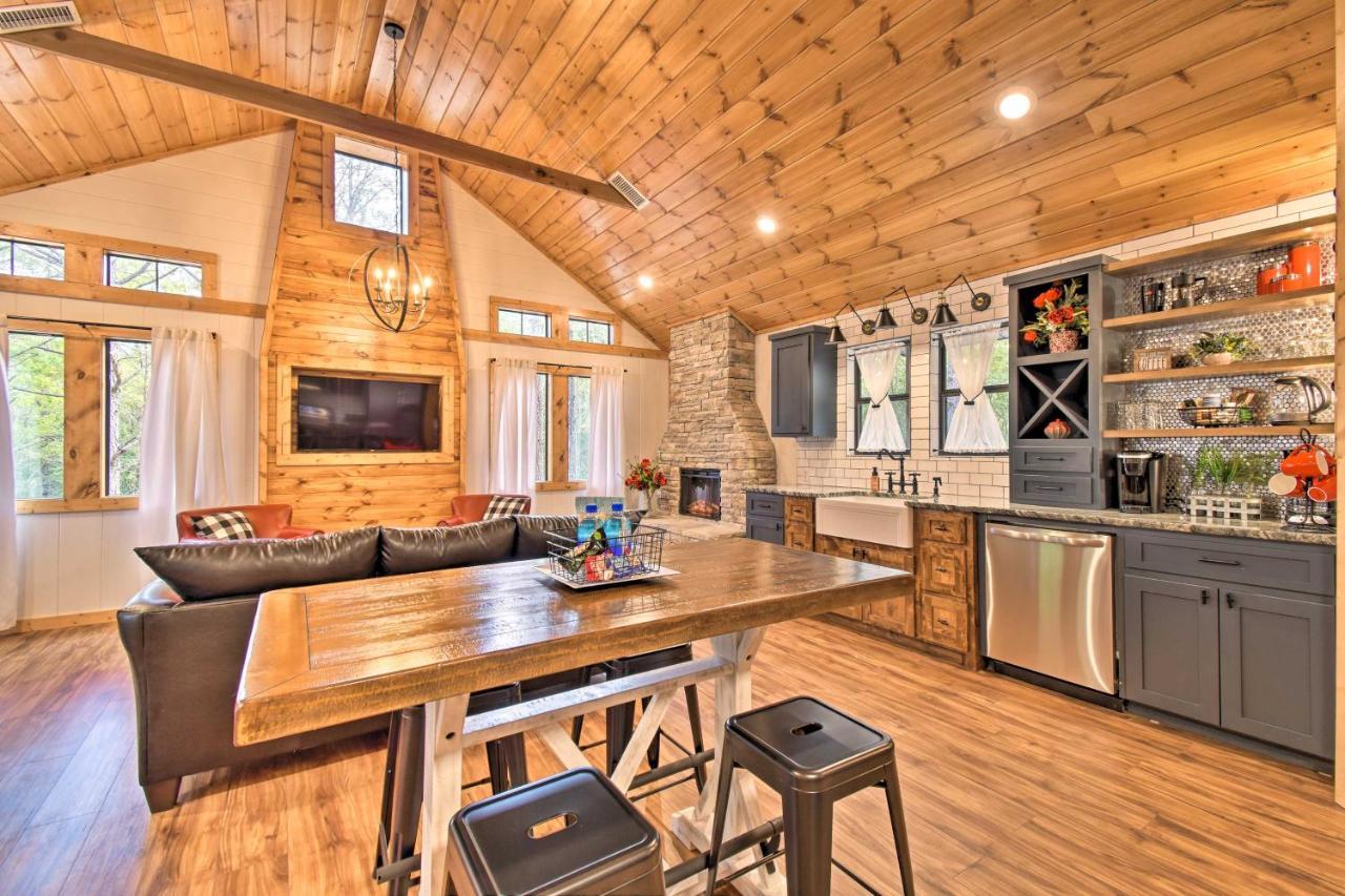 Modern Broken Bow Cabin Large Deck, Bbq And Pergola מראה חיצוני תמונה