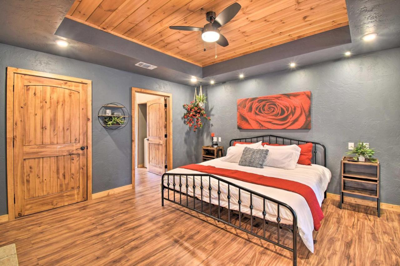 Modern Broken Bow Cabin Large Deck, Bbq And Pergola מראה חיצוני תמונה